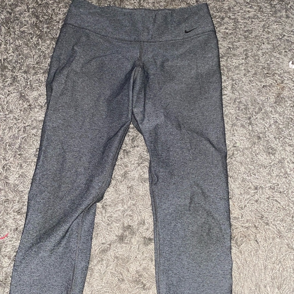 Nike leggings, size medium, gray, capris